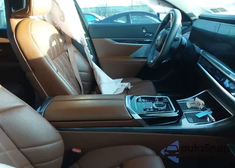 2024 BMW 740I xDrive z USA, uszkodzony, nr VIN WBA33EH01RCR10531